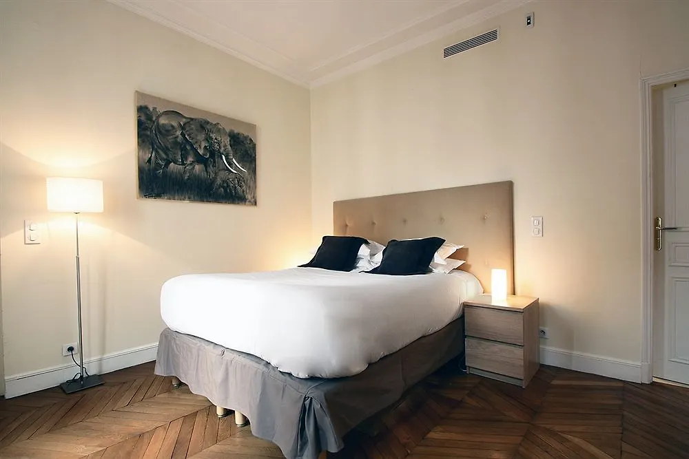 Apts Bridgestreet Champs Elysees 4* Párizs